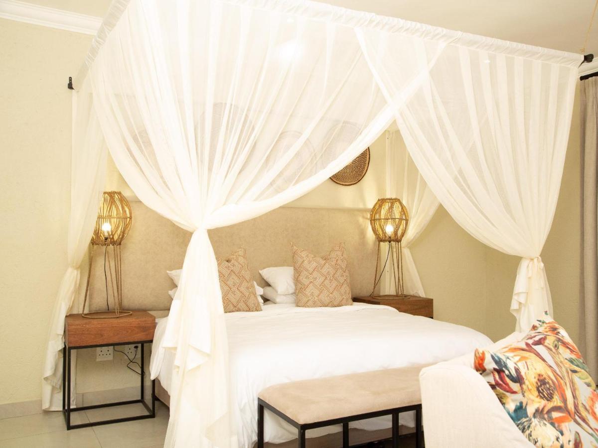 Pumbaa Wildlife Park & Accommodation Mbombela Bagian luar foto
