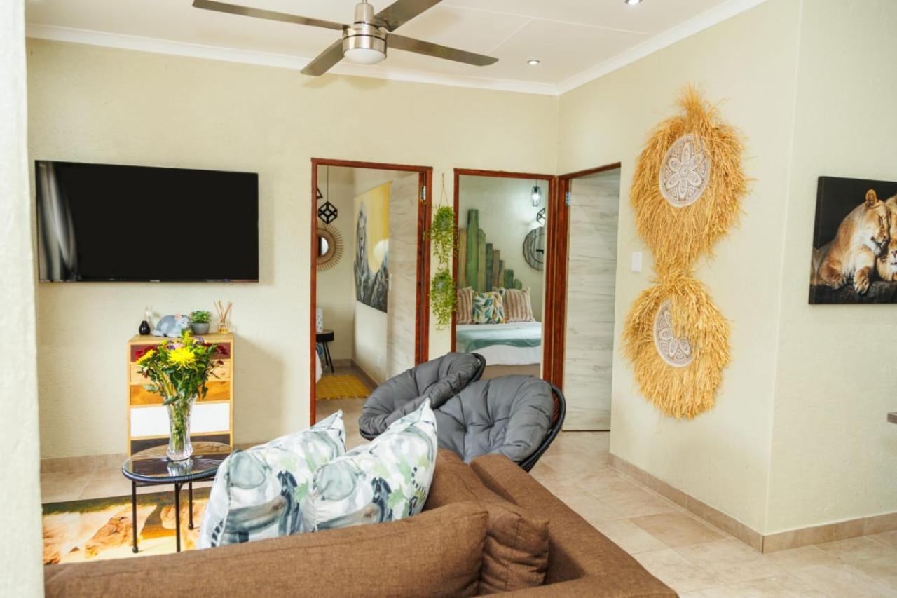 Pumbaa Wildlife Park & Accommodation Mbombela Bagian luar foto