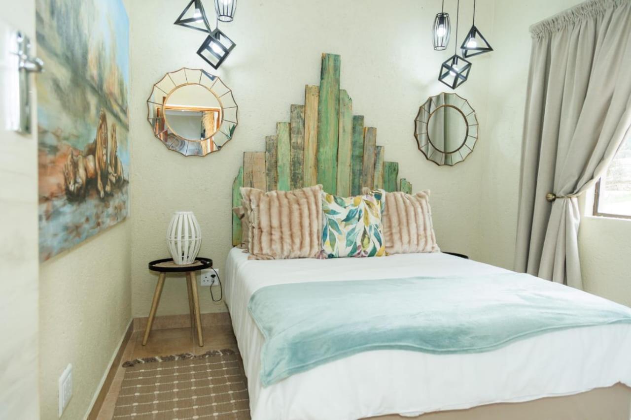 Pumbaa Wildlife Park & Accommodation Mbombela Bagian luar foto