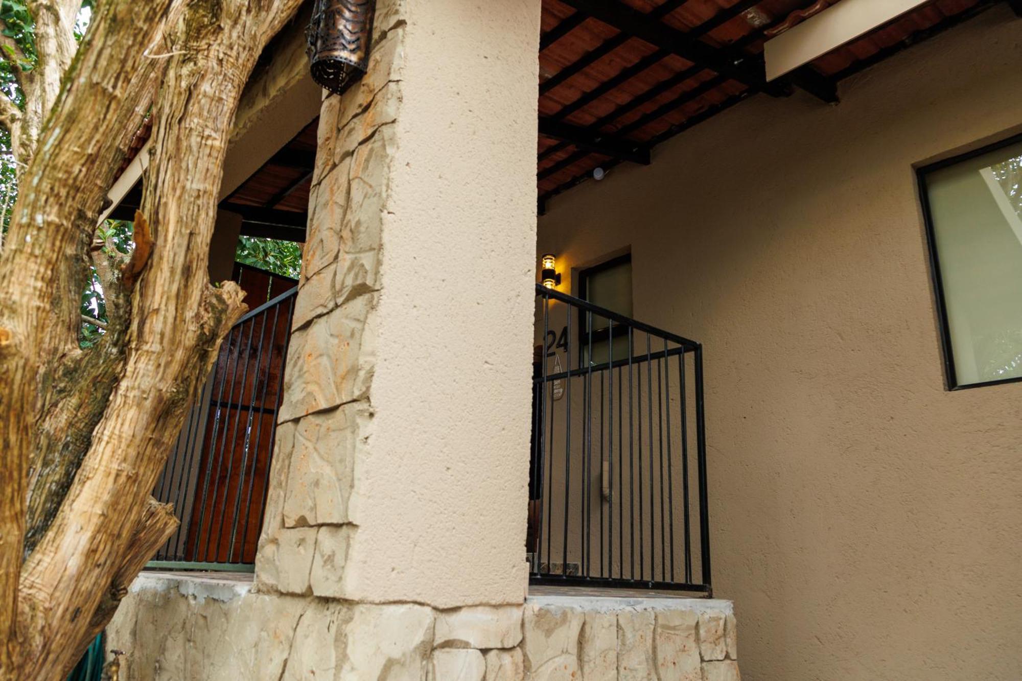 Pumbaa Wildlife Park & Accommodation Mbombela Bagian luar foto